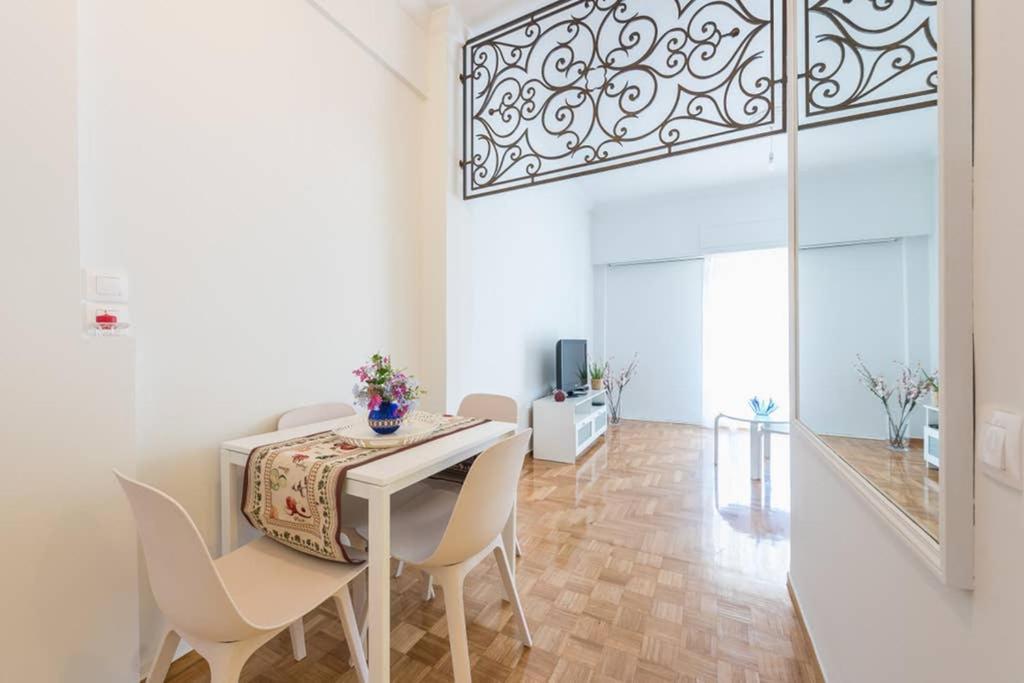 New! Bright & Remodeled 1Bed Apt 2Min Walk To Acropolis Athens Luaran gambar