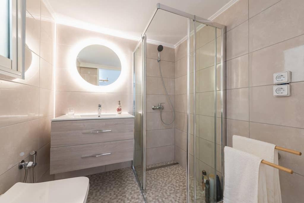 New! Bright & Remodeled 1Bed Apt 2Min Walk To Acropolis Athens Luaran gambar